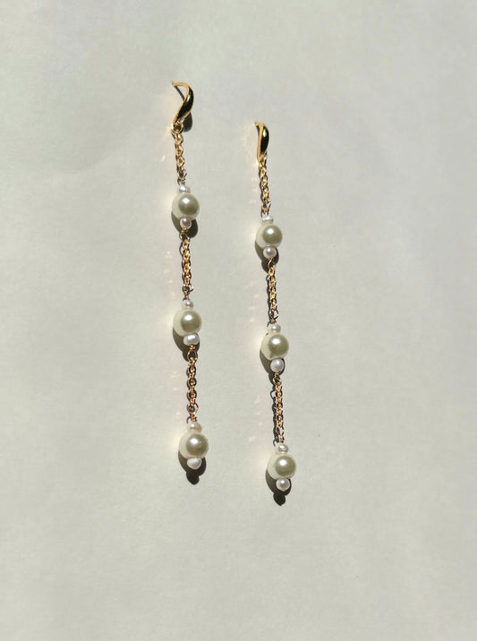 Ceremony Earrings in Pearl